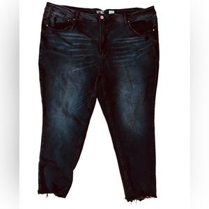 Terra & Sky Black Denim Ankle Jeans stretch Raw Hem Size 26W NWOT